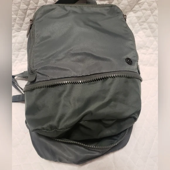 Lululemon Go Lightly Bag 12L - Picture 15 of 16